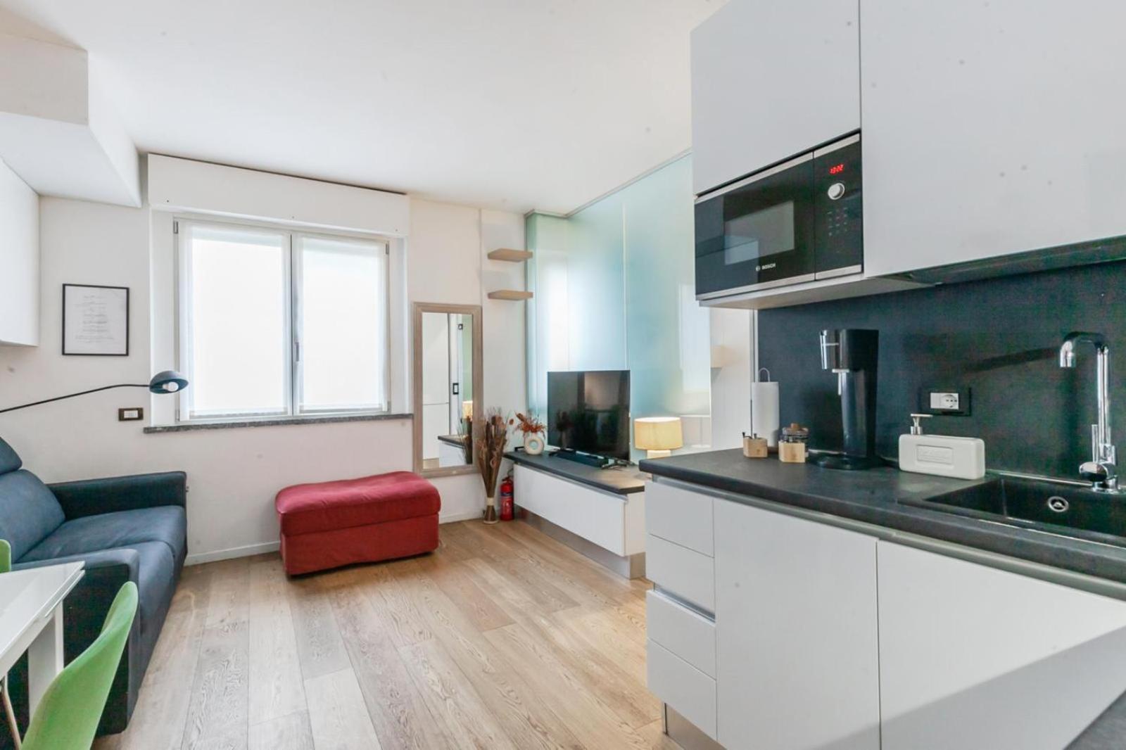 "Cine Cozy Loft" 3 Min Walk To Porta Romana Metro Station & Qc Terme 밀라노 외부 사진
